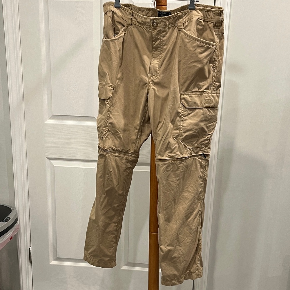 G.H. Bass Men's Classic Tan lightweight Cargo Pants 38 x 32
